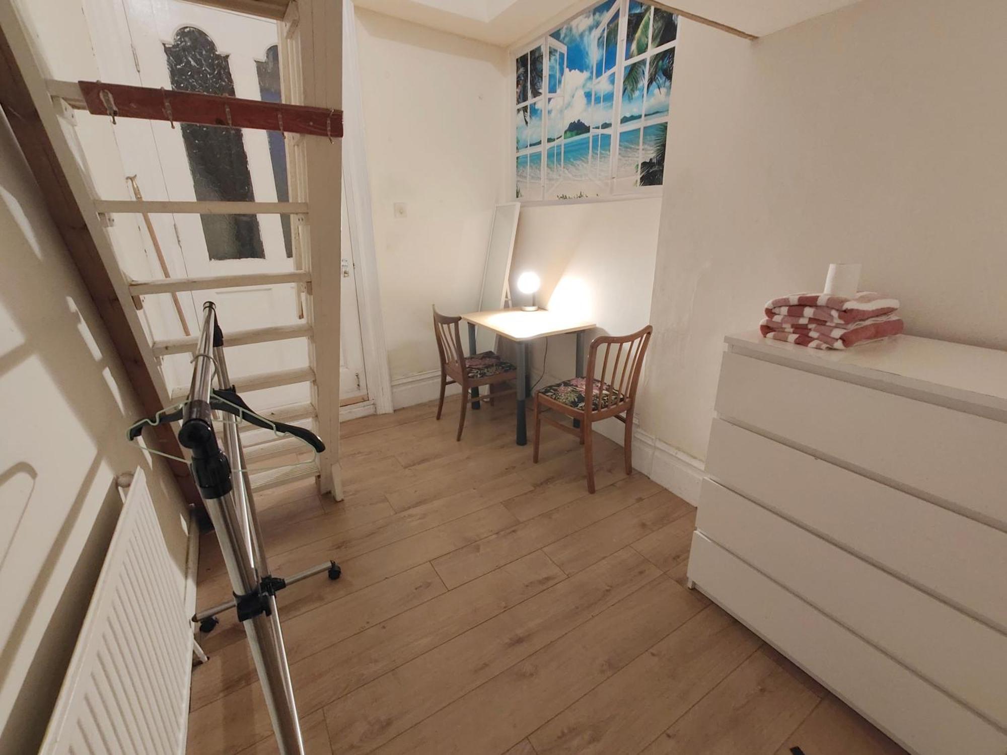 Large House In London's Trendiest Area Homestay London