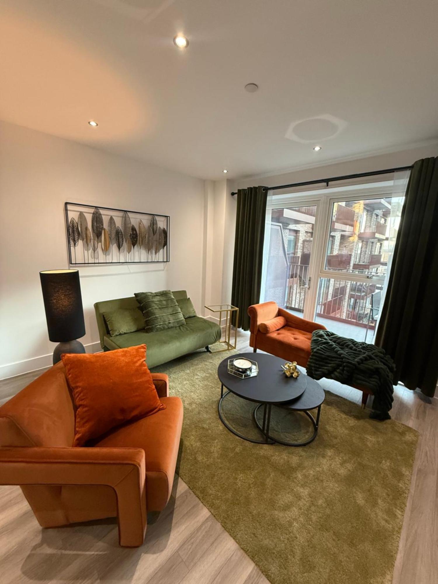 Stunning 2 Bed In Royal Wharf Next To Excel & Airport Apartment London