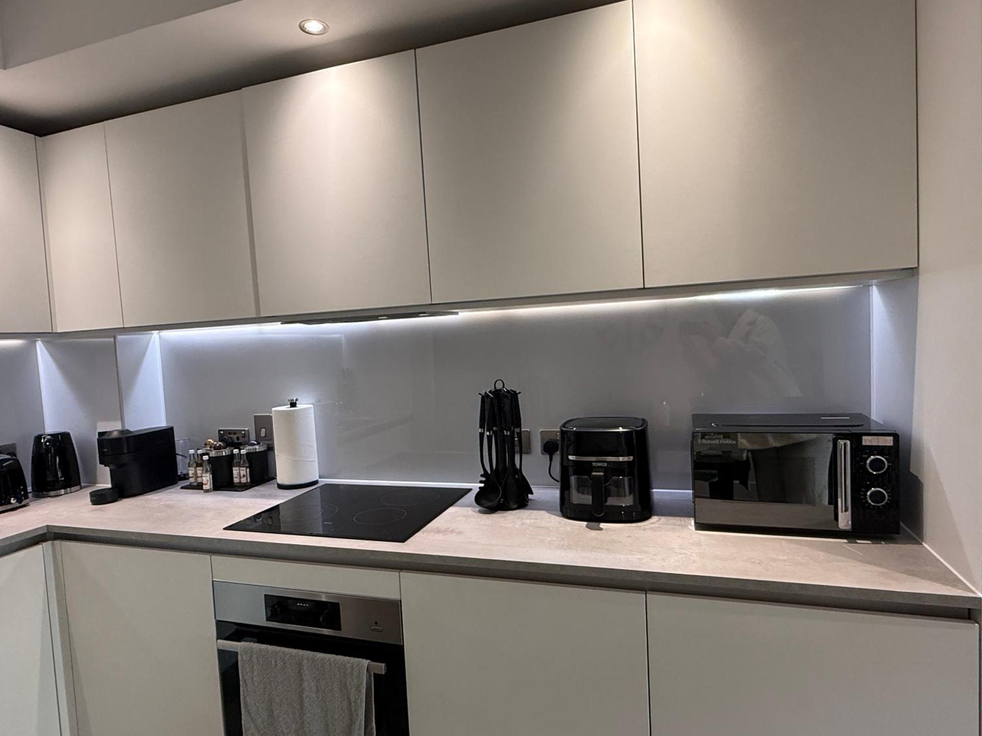 Stunning 2 Bed In Royal Wharf Next To Excel & Airport Apartment London