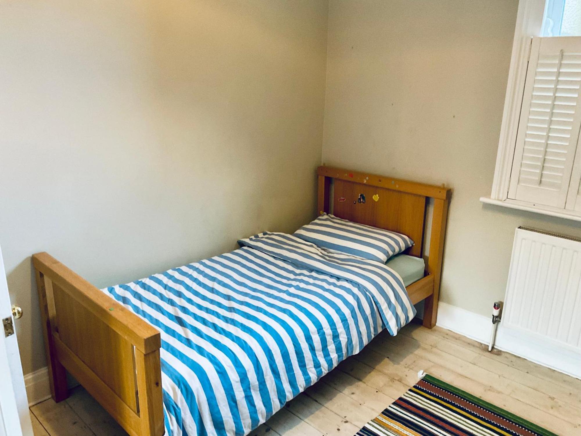 Cosy Three Bedroom Hither Victorian House London