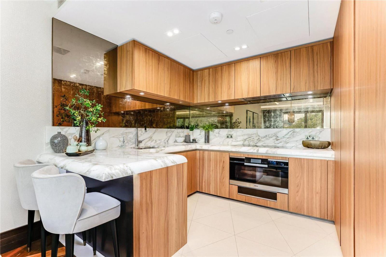 5 Million Pound Luxury Penthouse Tower Bridge Sleeps 8 Private Jacuzzi