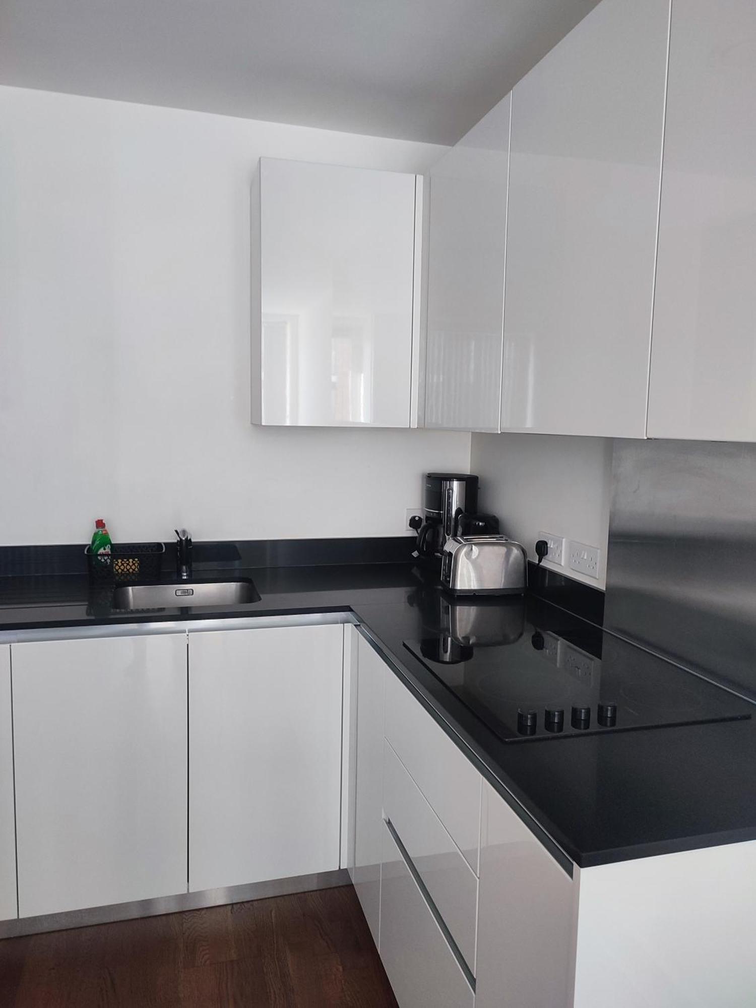 Lovely 1bed Flat 10mins To Canary Wharf & Parking Apartment *