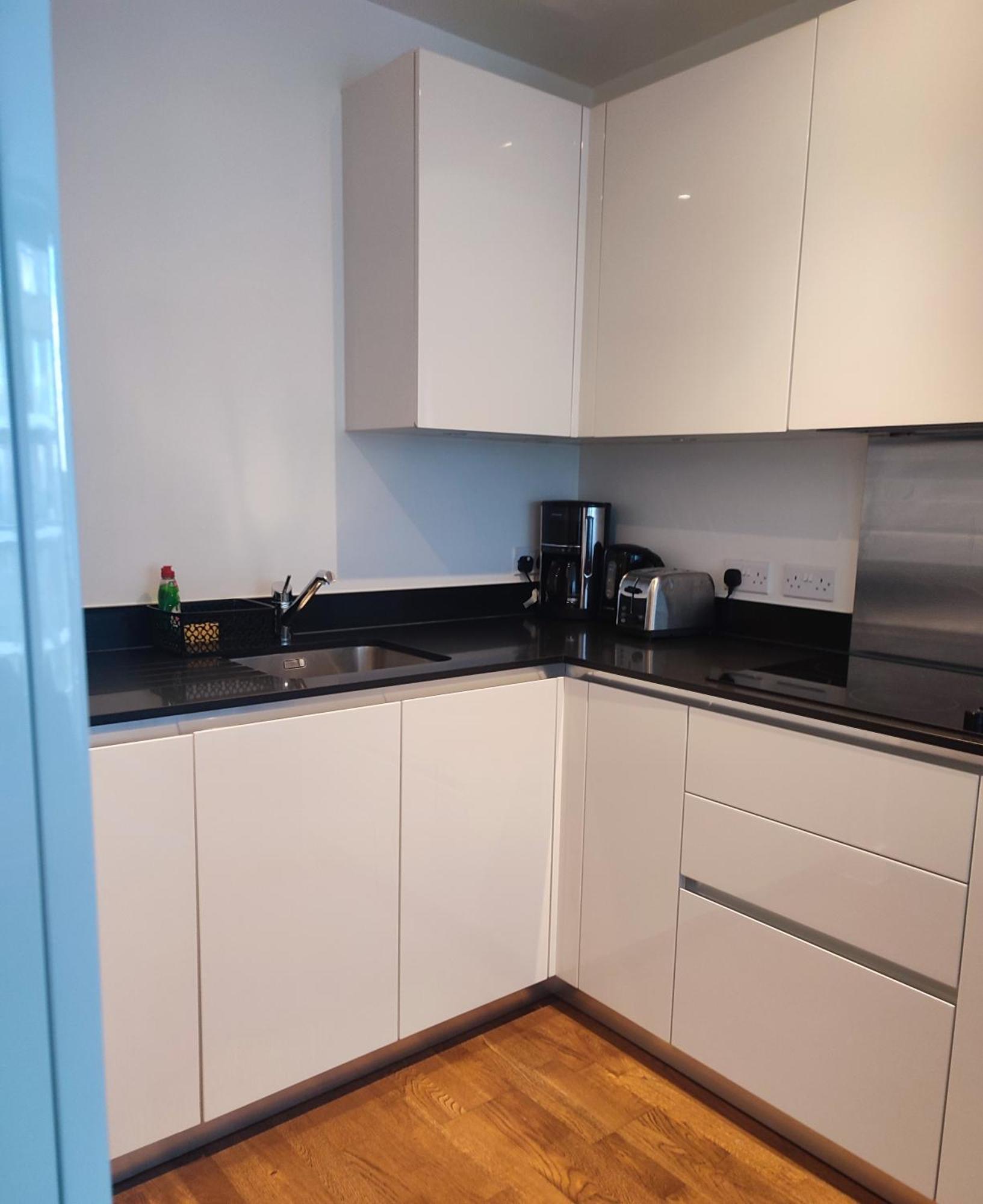 Lovely 1bed Flat 10mins To Canary Wharf & Parking * London
