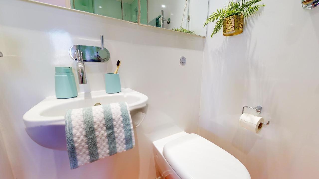 Apartment For Student Only Cosy In East Court At