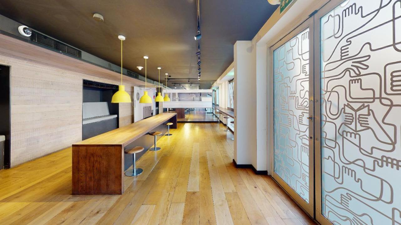 Apartment For Student Only Cosy In East Court At *