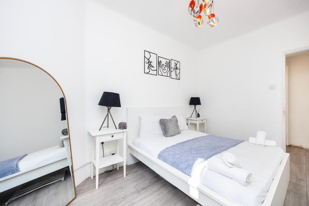 Classy 2 Bedroom Near Old Street Station London