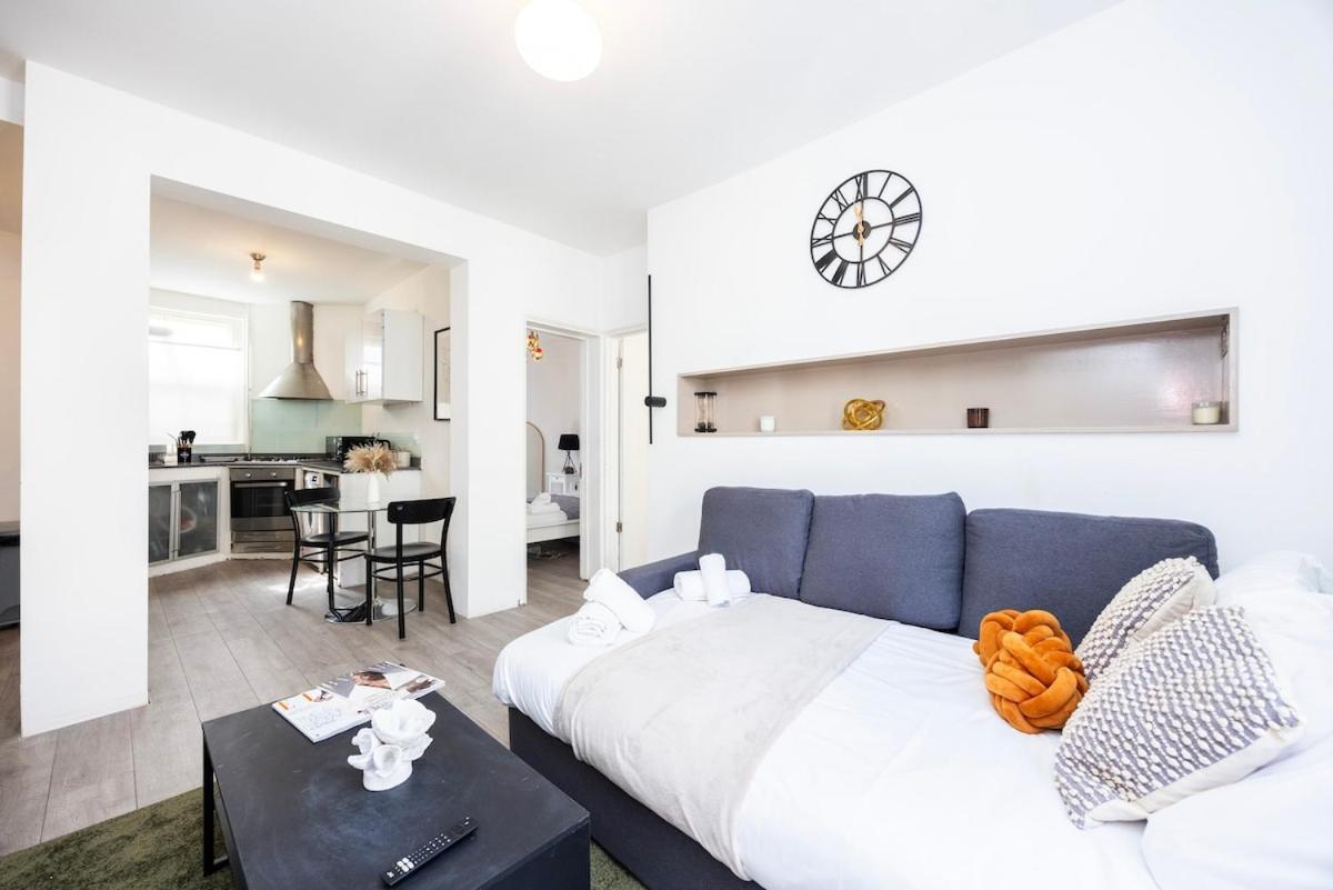 Classy 2 Bedroom Near Old Street Station Apartment