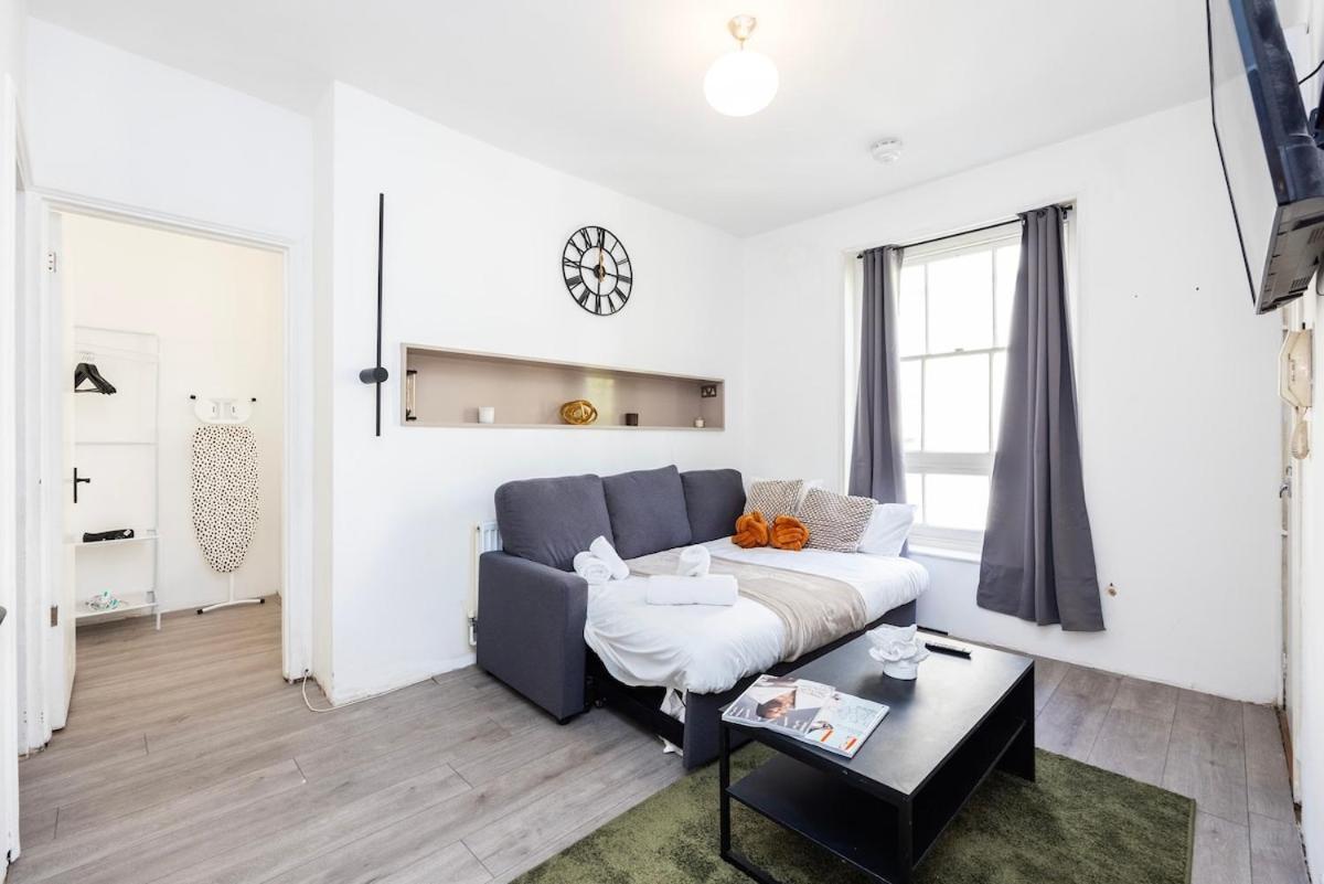 Classy 2 Bedroom Near Old Street Station Apartment London