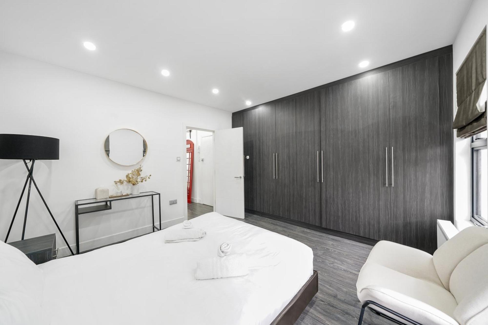 Skyline Tower Bridge Apartment *