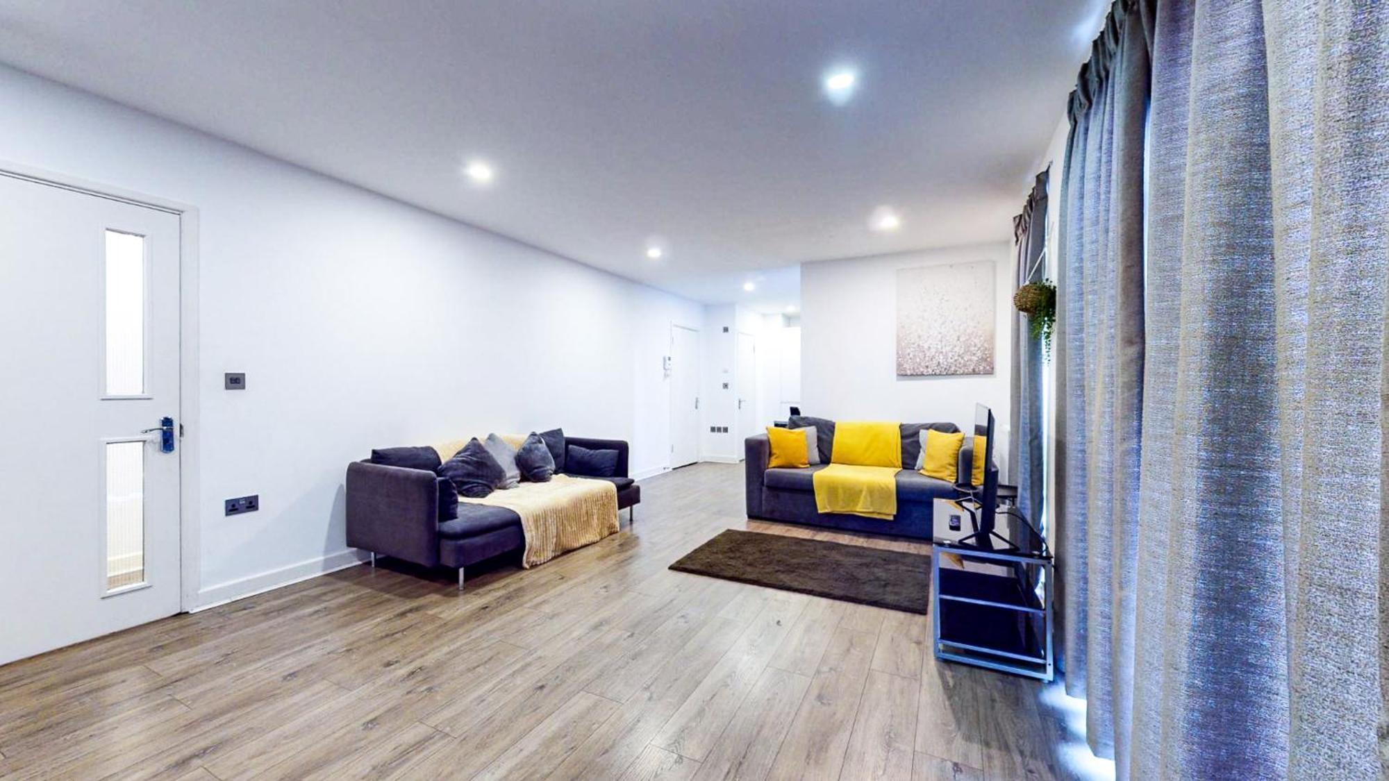 Spacious 8-person House Near Excel Free Parking * London