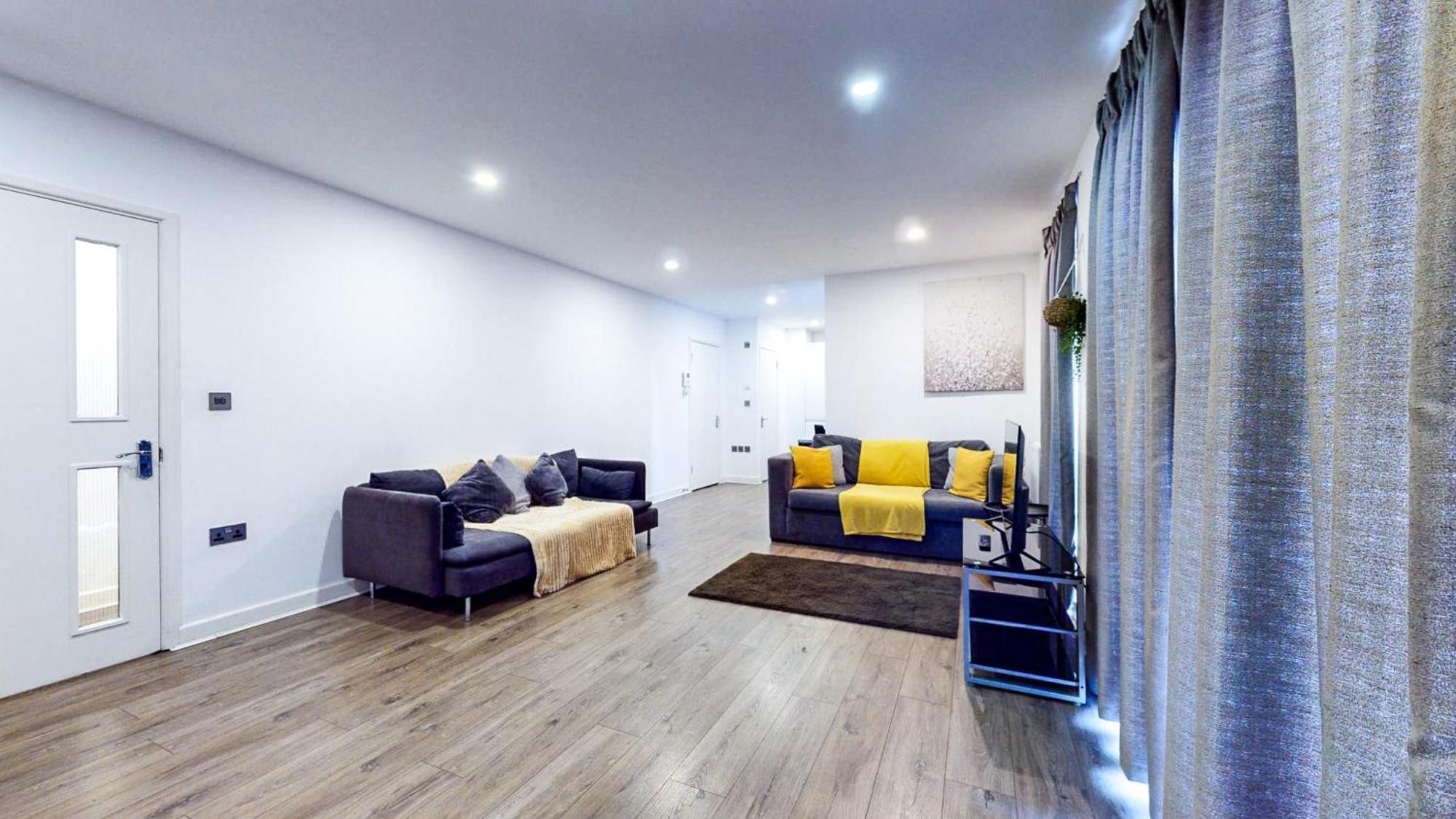 Spacious 8-person House Near Excel Free Parking Apartment *