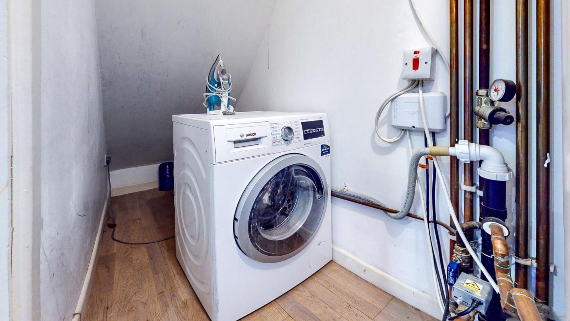 Spacious 8-person House Near Excel Free Parking London