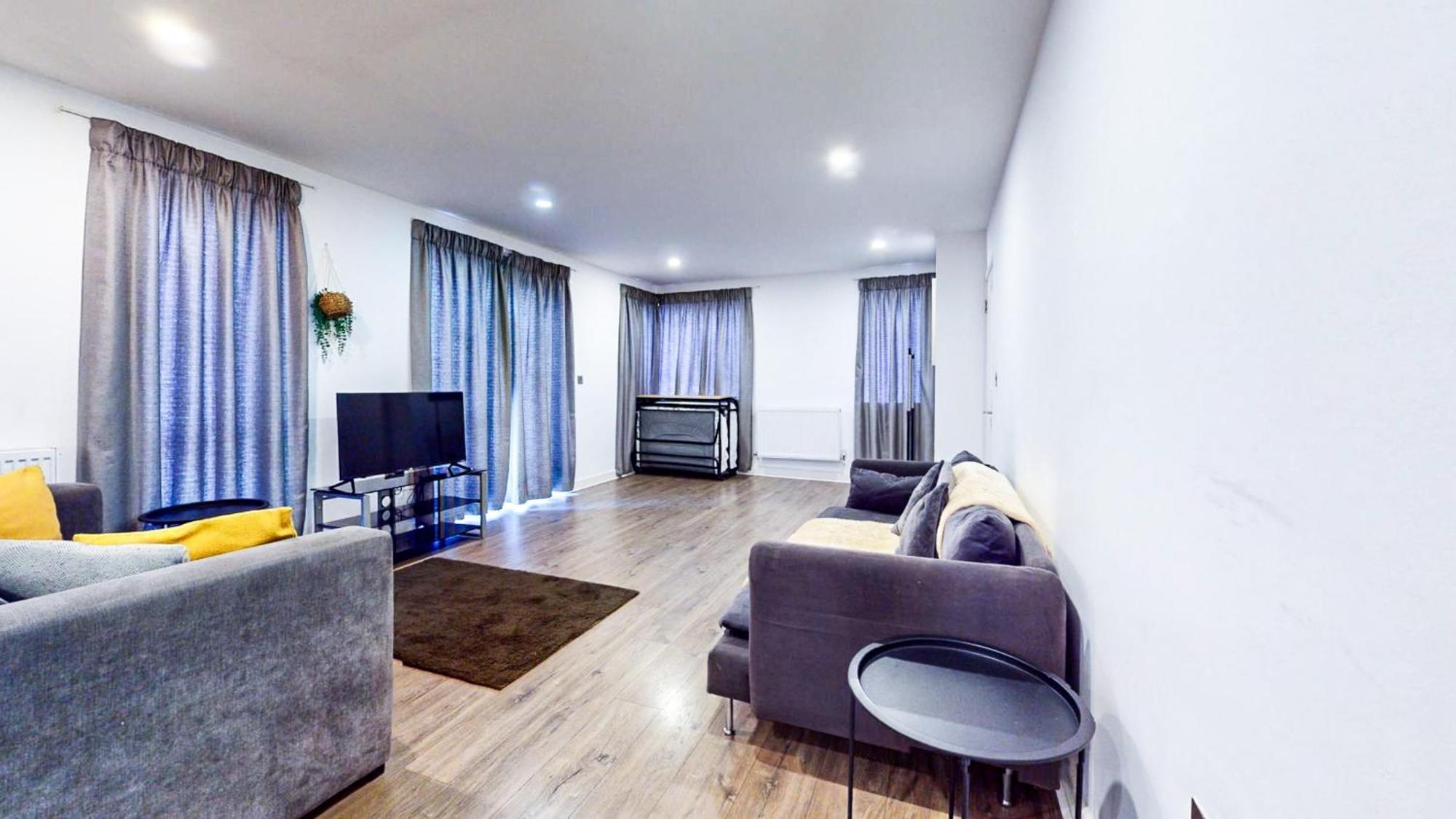 Apartment Spacious 8-person House Near Excel Free Parking