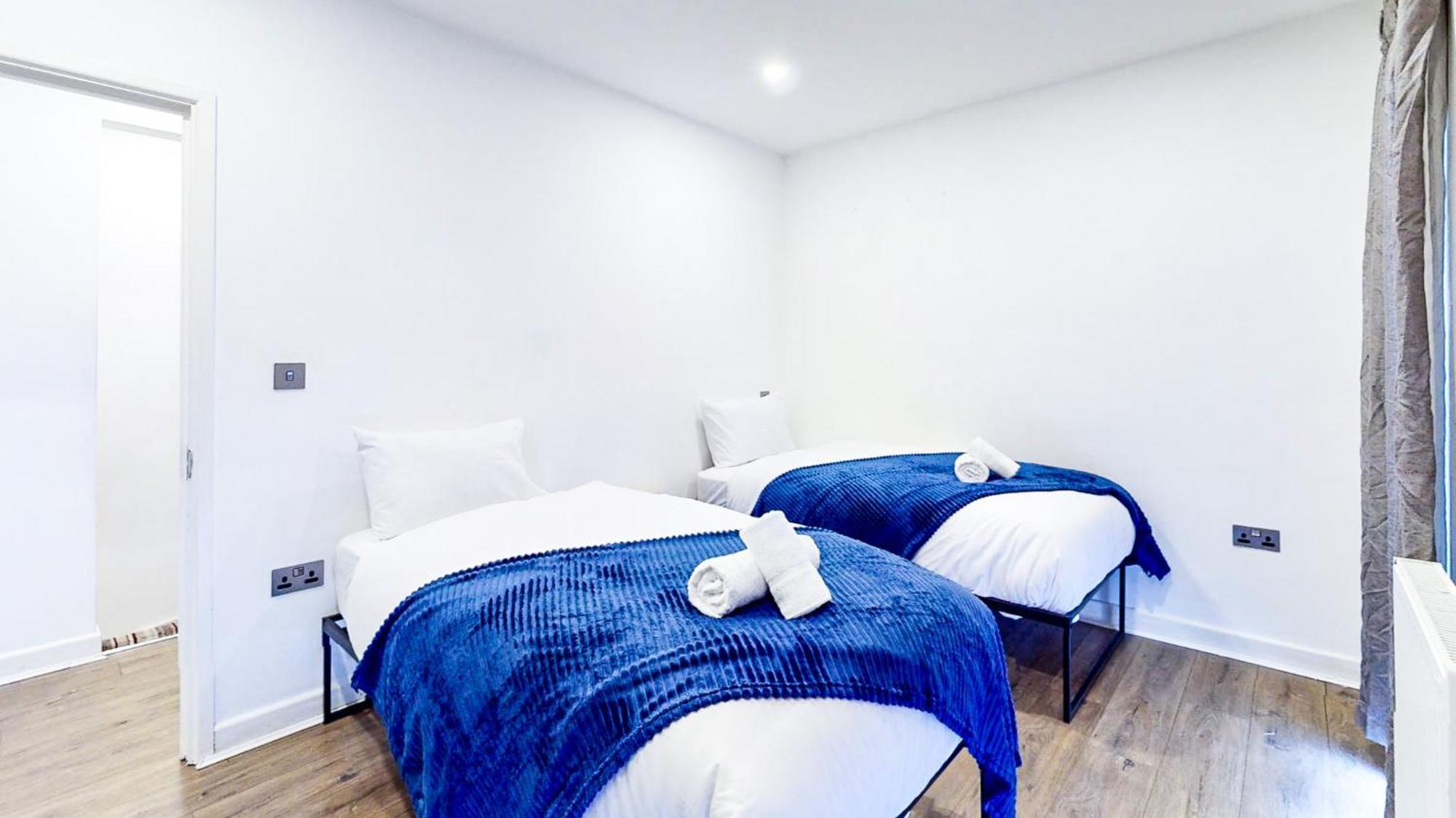 Apartment Spacious 8-person House Near Excel Free Parking