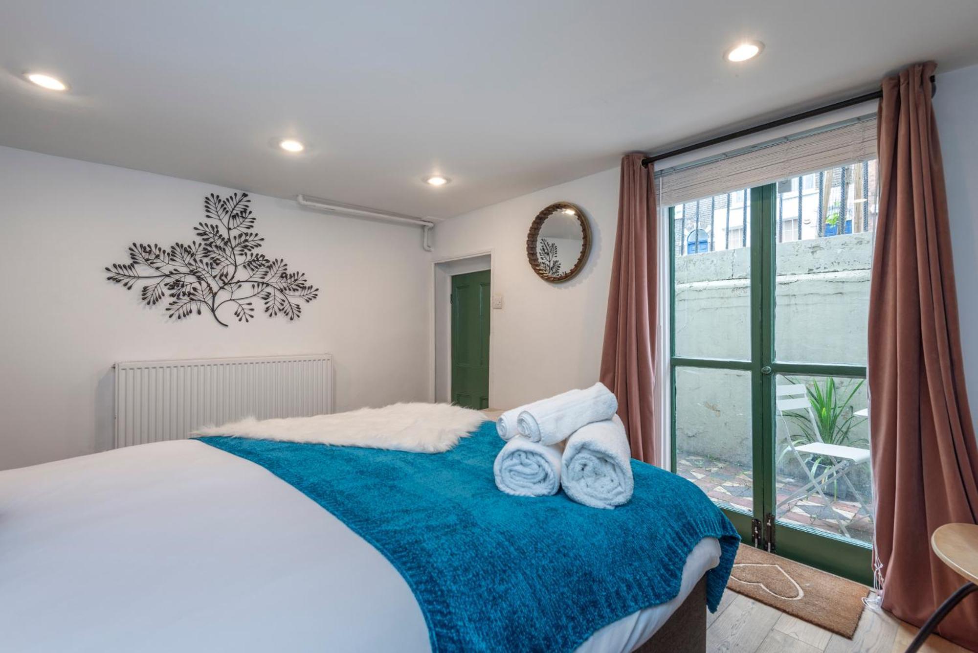 Chic 1-bed Garden Flat, London, Convenient For Tower Bridge, Great Public Transport London