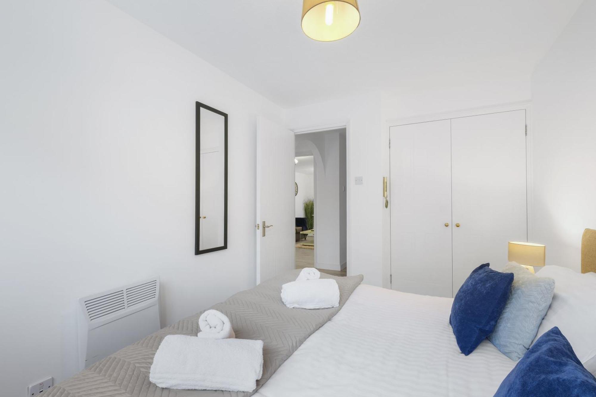 Apartment Charming 2-bedroom, 1-bathroom In Transom Square *
