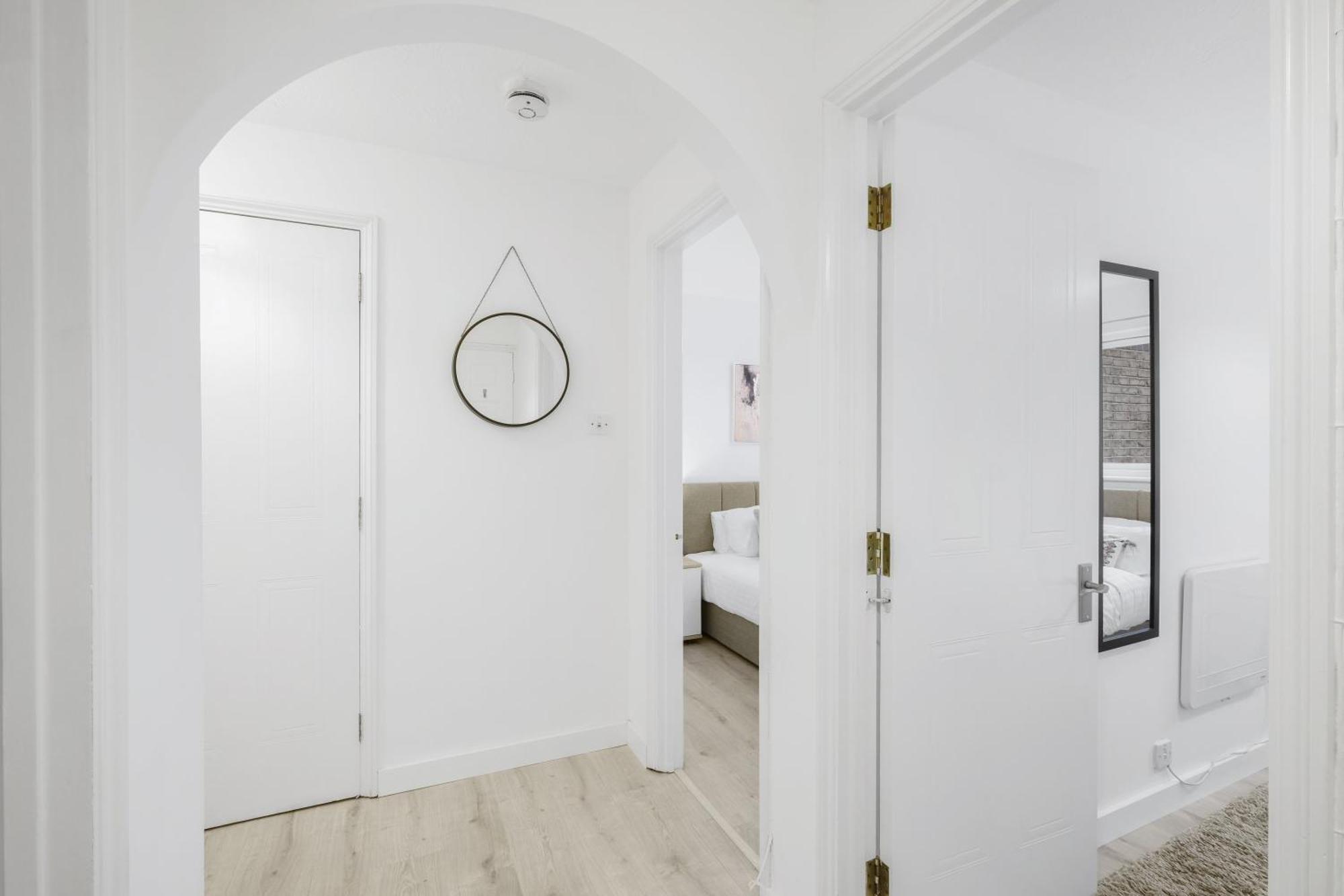 Charming 2-bedroom, 1-bathroom In Transom Square London