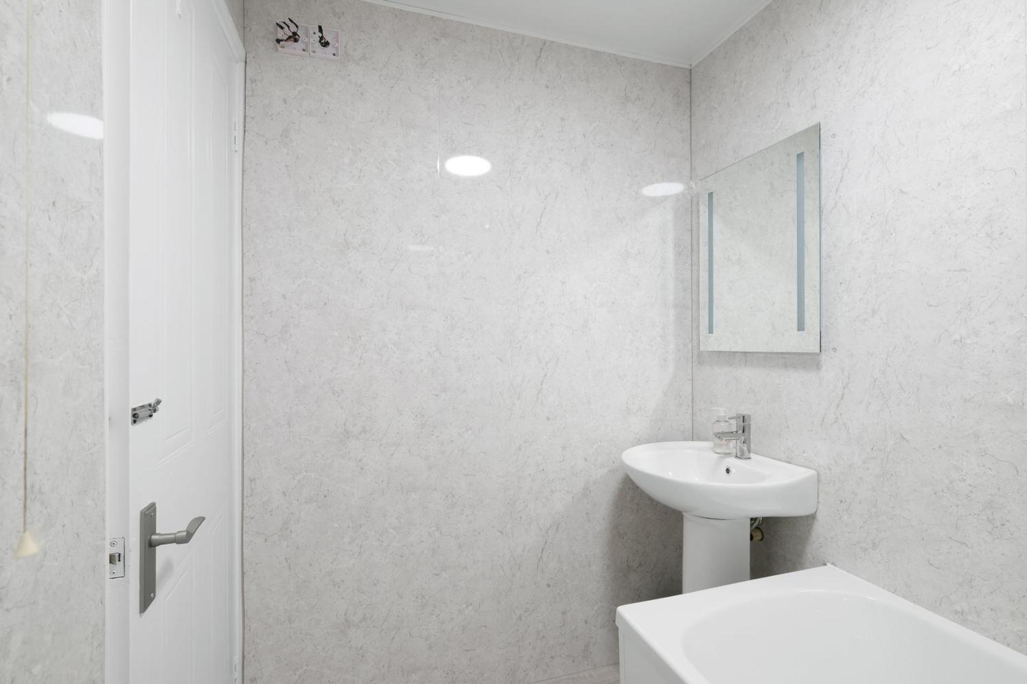 Charming 2-bedroom, 1-bathroom In Transom Square London