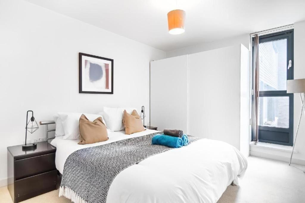 Lavish - Secure With Parking *