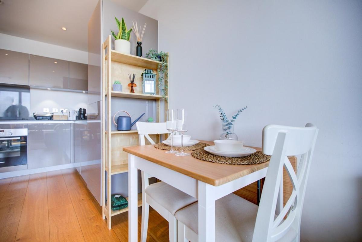 Apartment Modern 1-bed Entire Apartment, Zone 2 *