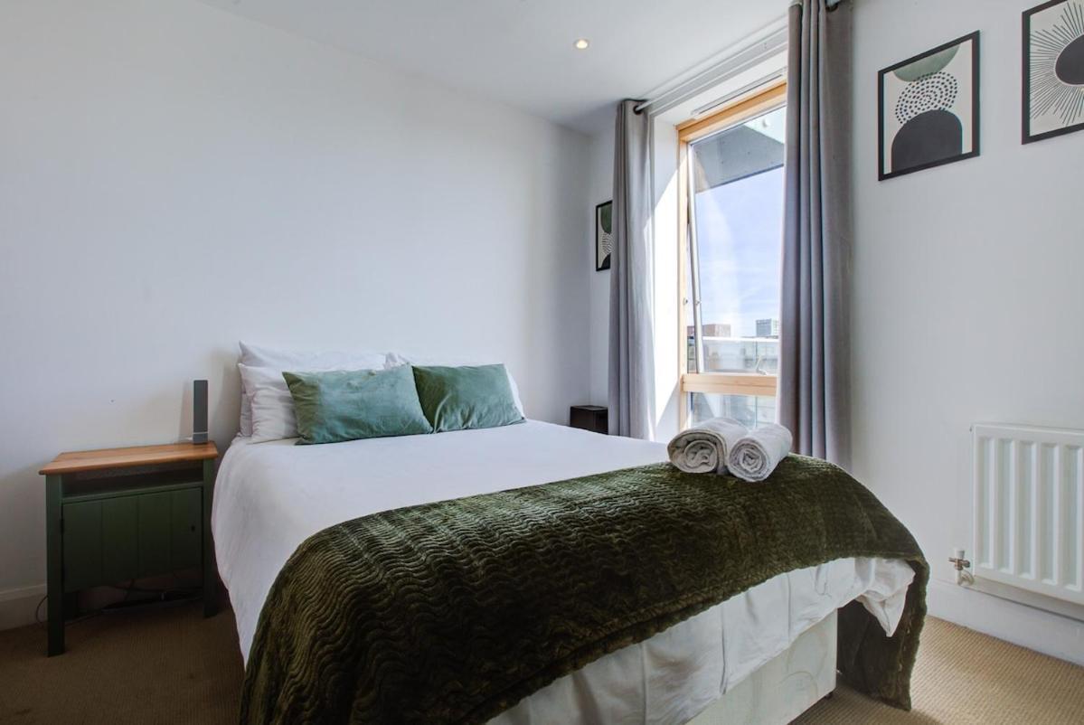 Modern 1-bed Entire Apartment, Zone 2