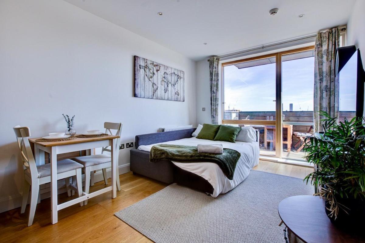 Modern 1-bed Entire Apartment, Zone 2 *