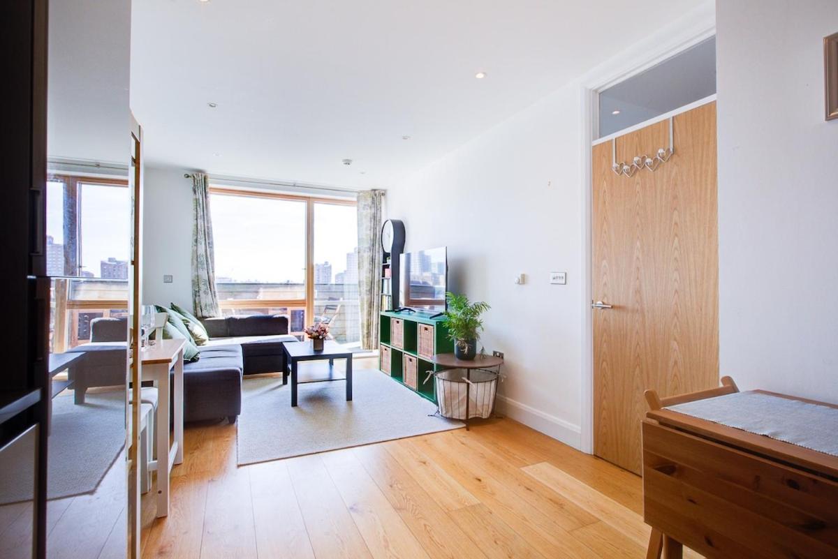 Apartment Modern 1-bed Entire Apartment, Zone 2 London