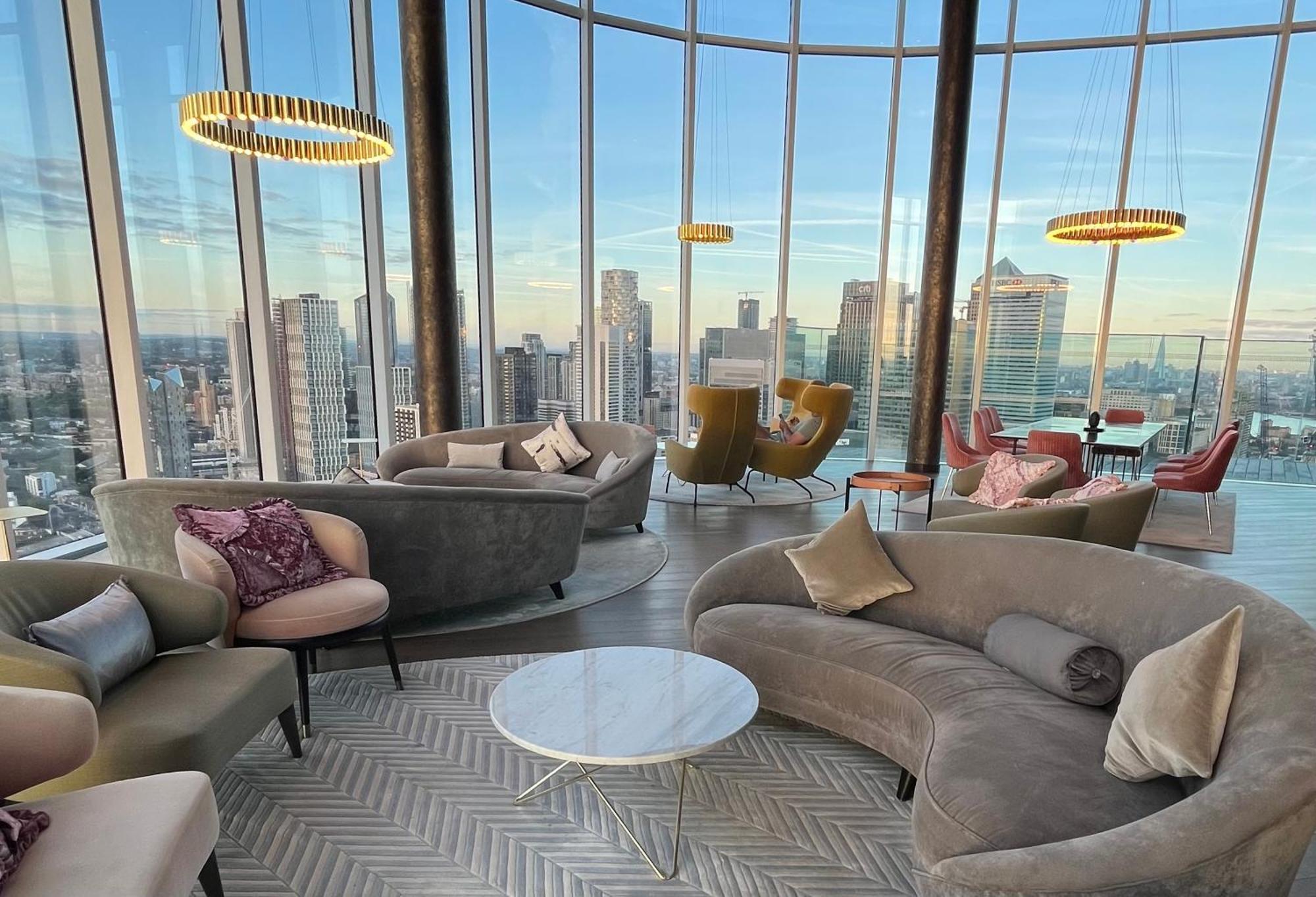 Luxury Modern 2 Bed Flat With Balcony And View - Canary Wharf Center * London