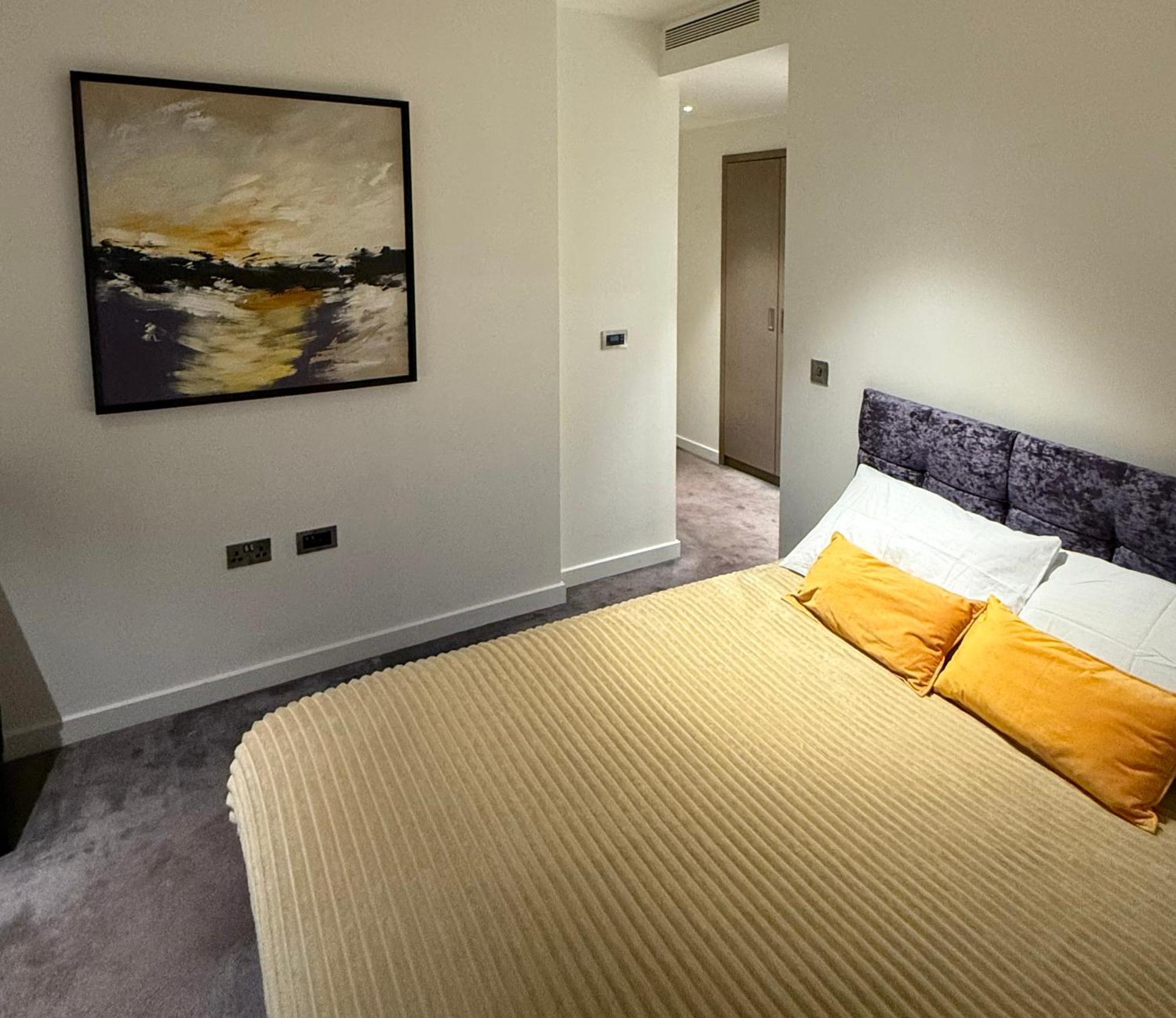 Apartment Luxury Modern 2 Bed Flat With Balcony And View - Canary Wharf Center London