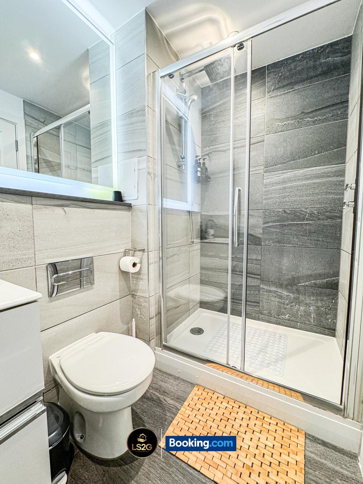 2 Bedroom Flat By Ls2g Short Lets & Serviced Greater With Free Parking * Londen