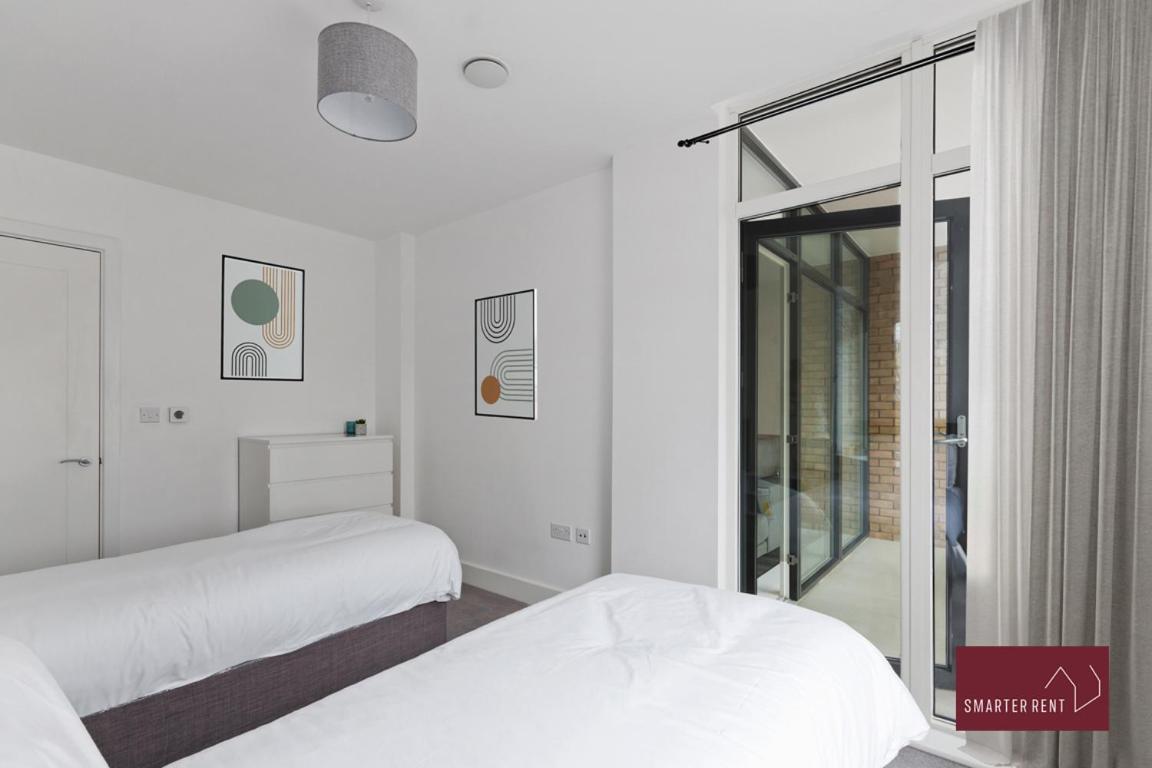 Apartment Two Bed Flat - Isleworth London