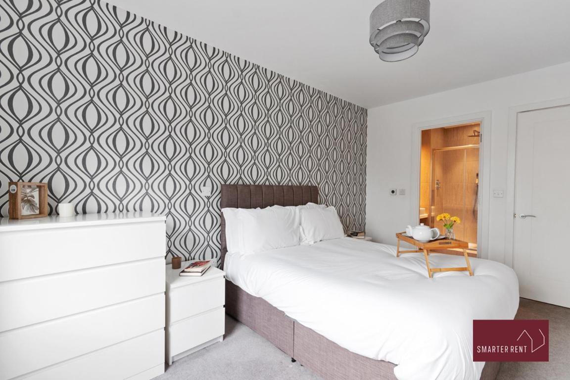 Apartment Two Bed Flat - Isleworth London