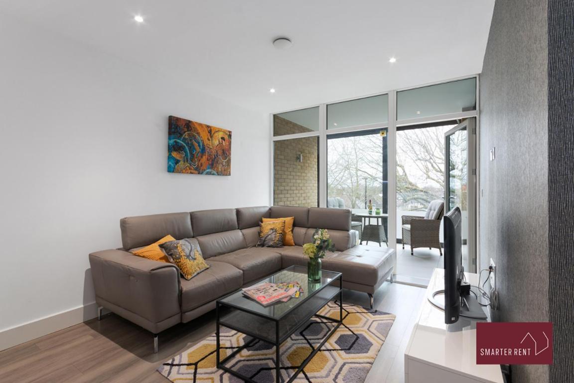 Two Bed Flat - Isleworth Apartment *