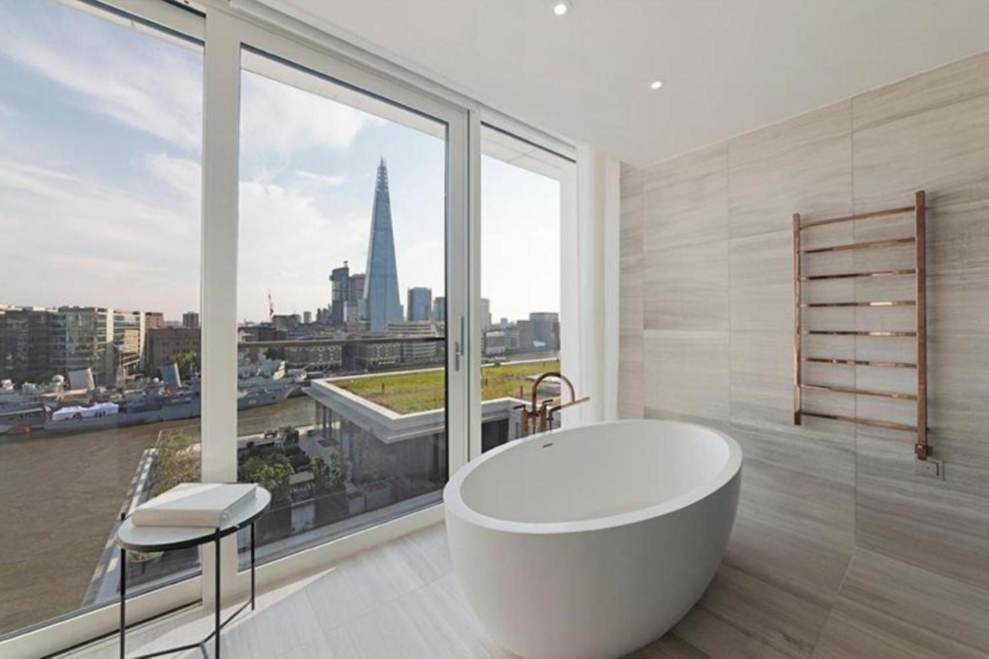Luxury Riverside Penthouse 2000sqft Appartement Londen
