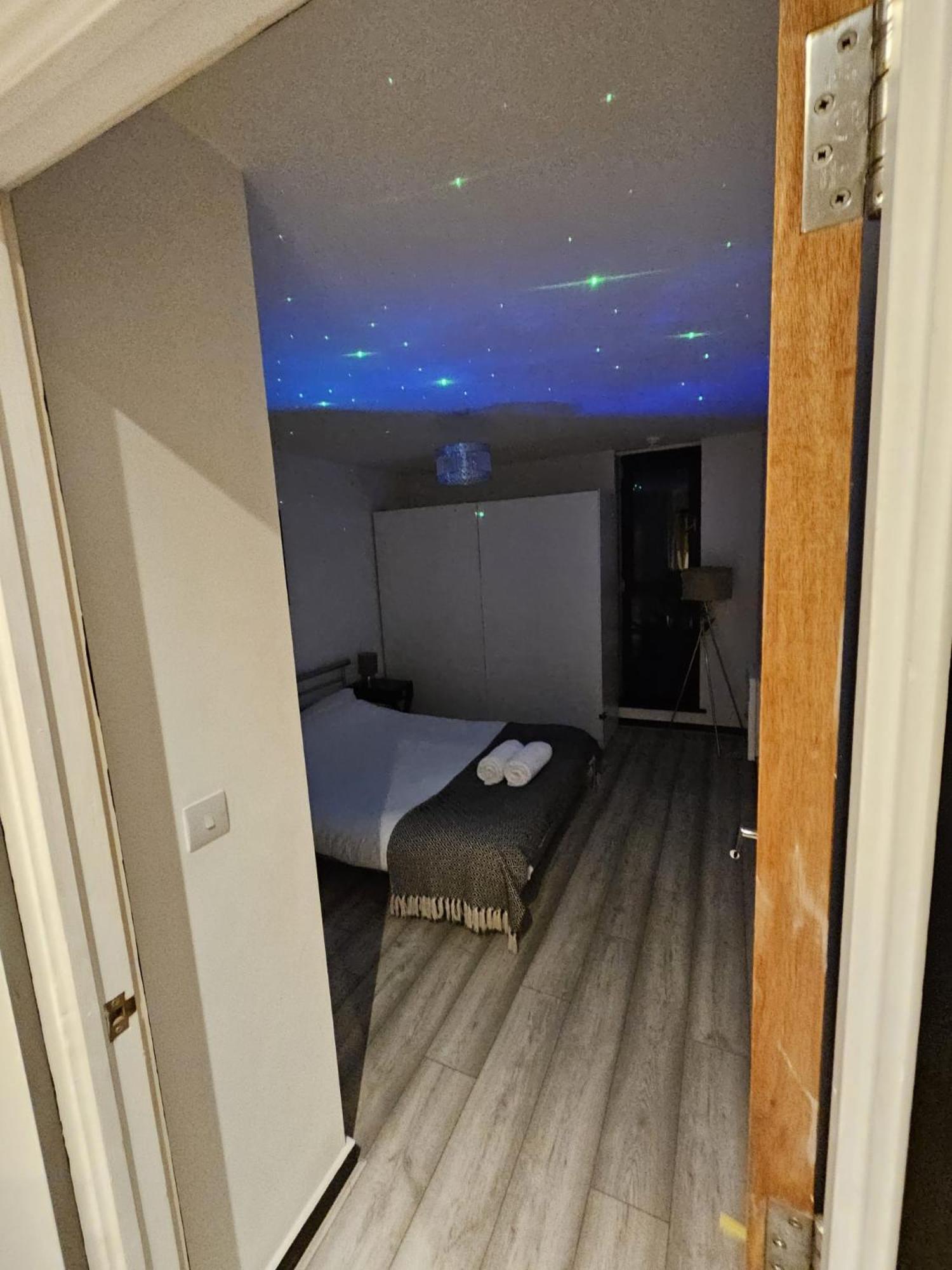 Apartment Lavish - Secure With Parking