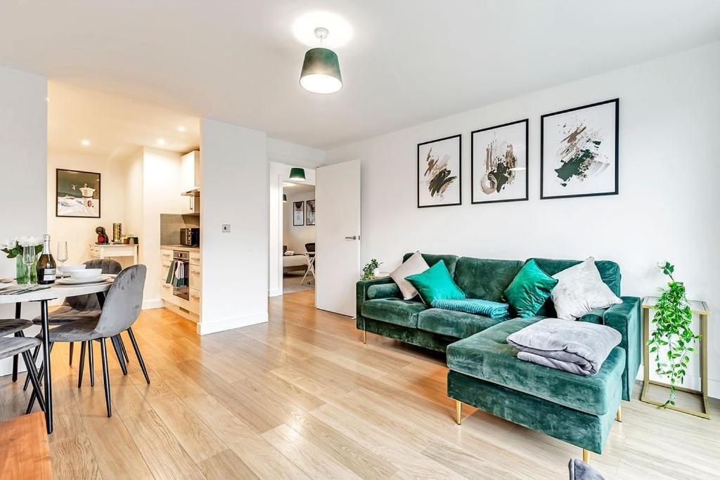 Stylish With Free Parking And Canal Views Apartamento *