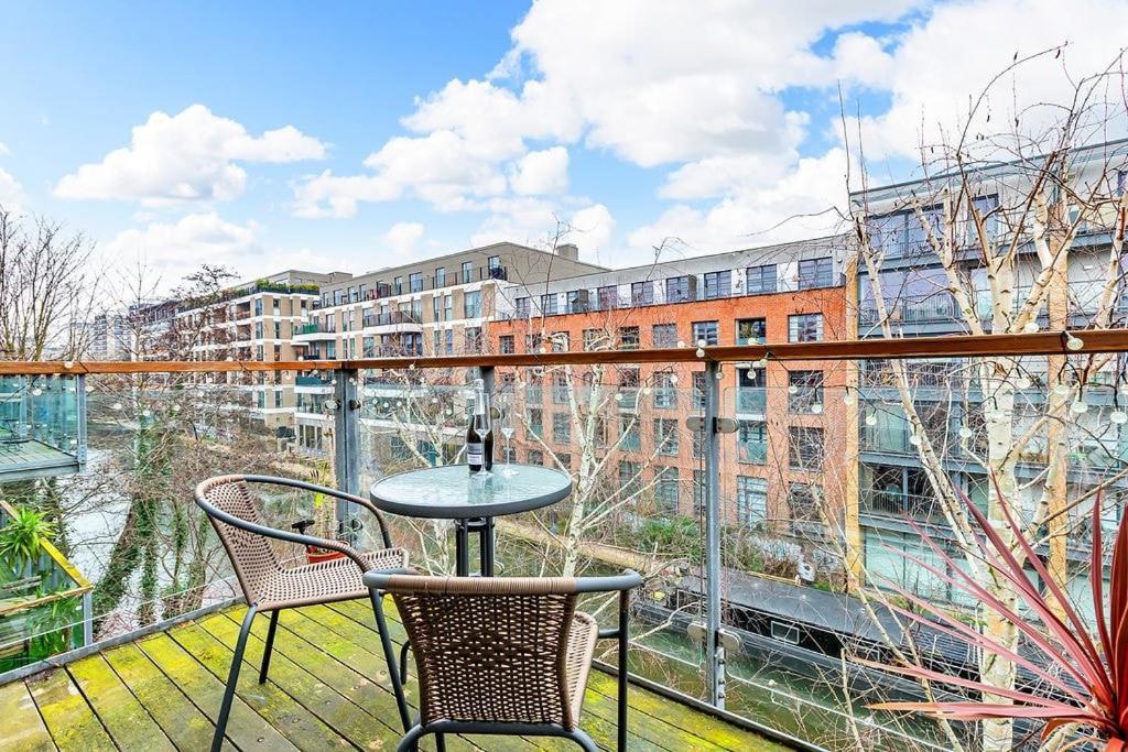 Apartamento Stylish With Free Parking And Canal Views