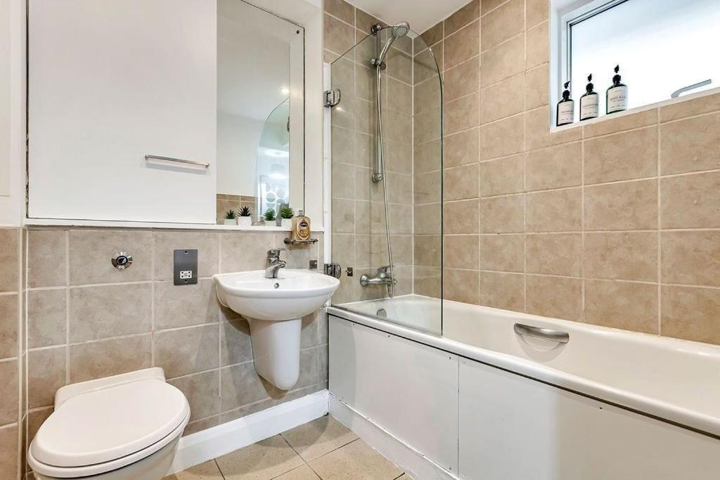 Stylish With Free Parking And Canal Views Apartamento *