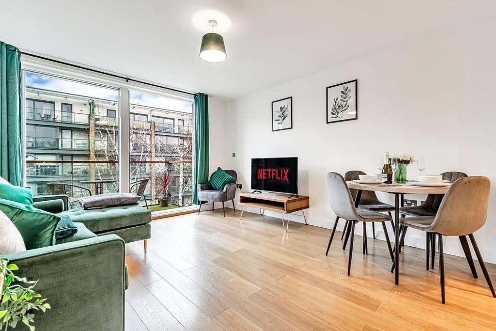 Stylish With Free Parking And Canal Views Apartamento