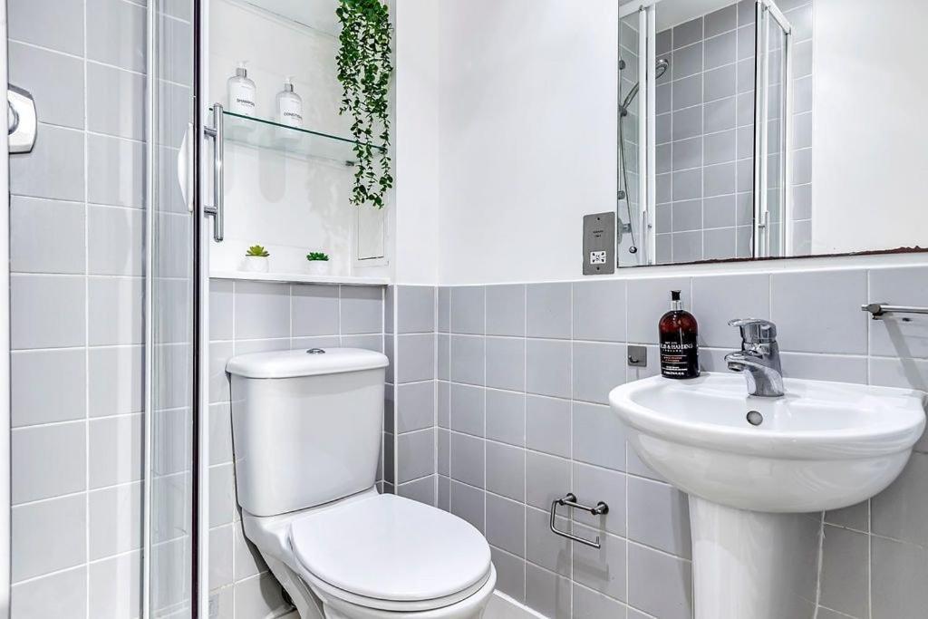 Stylish With Free Parking And Canal Views Apartamento