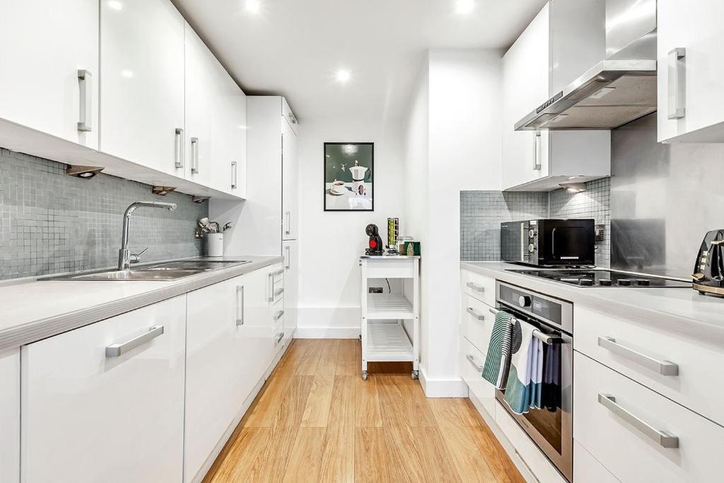 Stylish With Free Parking And Canal Views Apartamento Londres