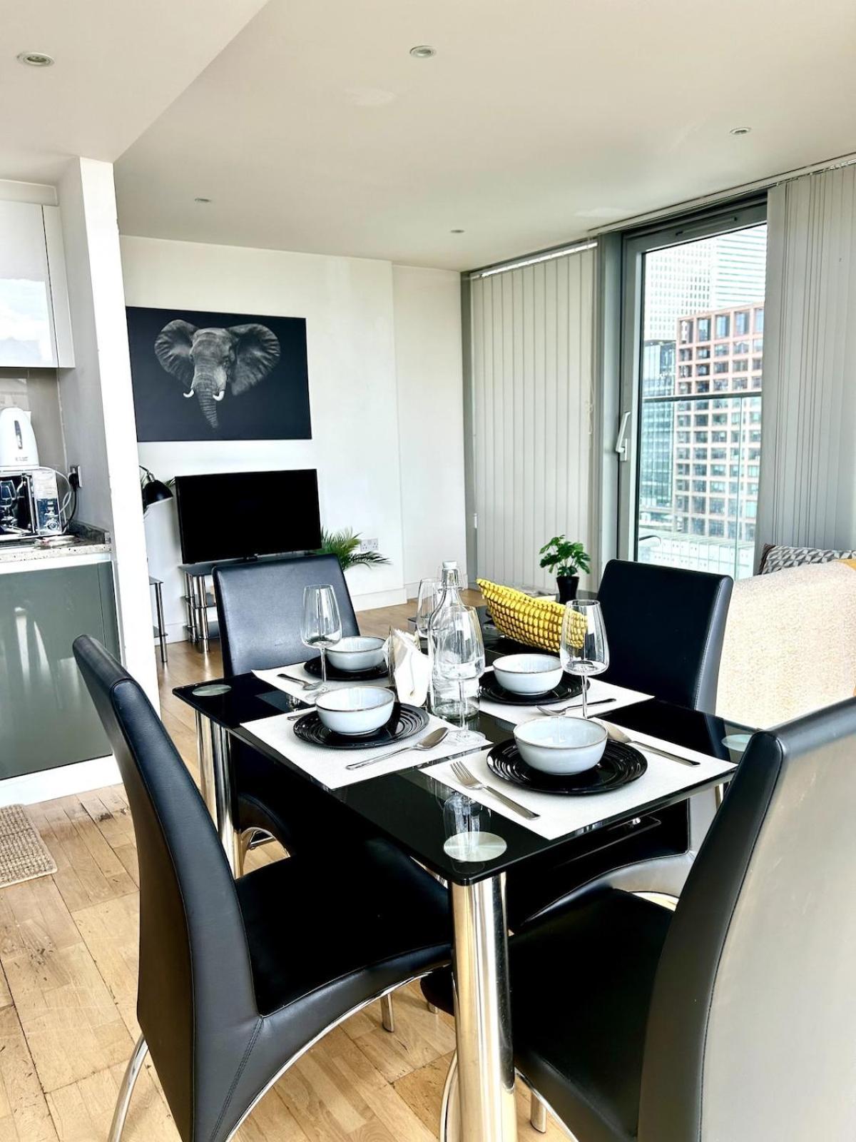 Apartment Luxe , Balcony , Gym , Views , 5 Minutes To Station