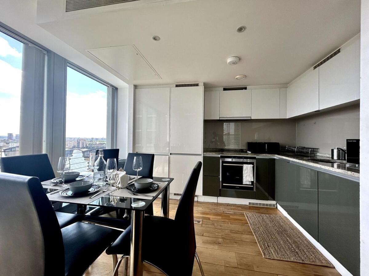 Apartment Luxe , Balcony , Gym , Views , 5 Minutes To Station London