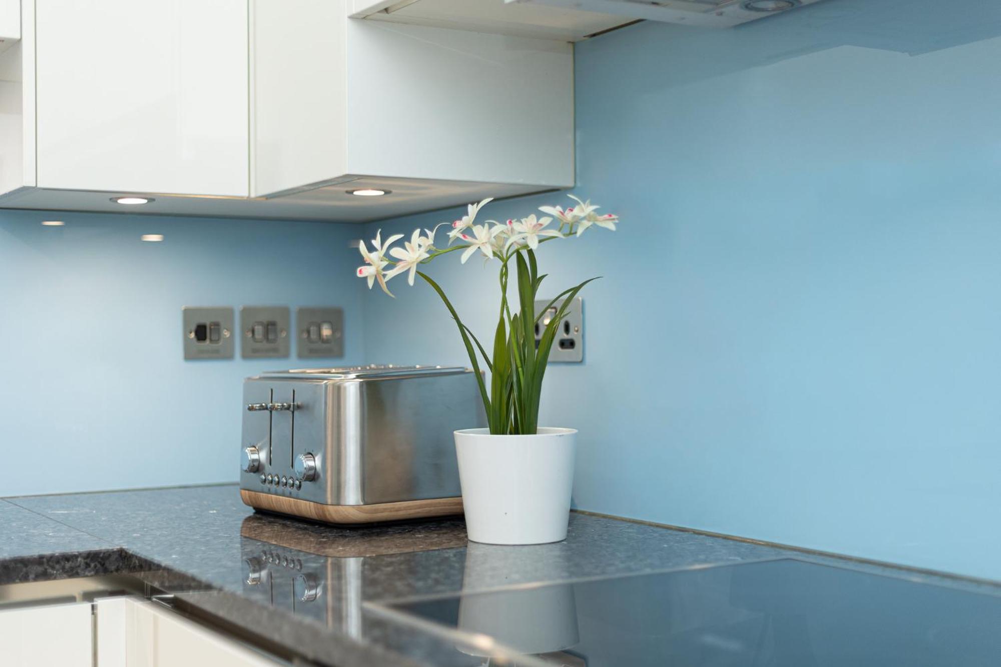 New Listing! Modern 3br, Prime Canary Wharf *