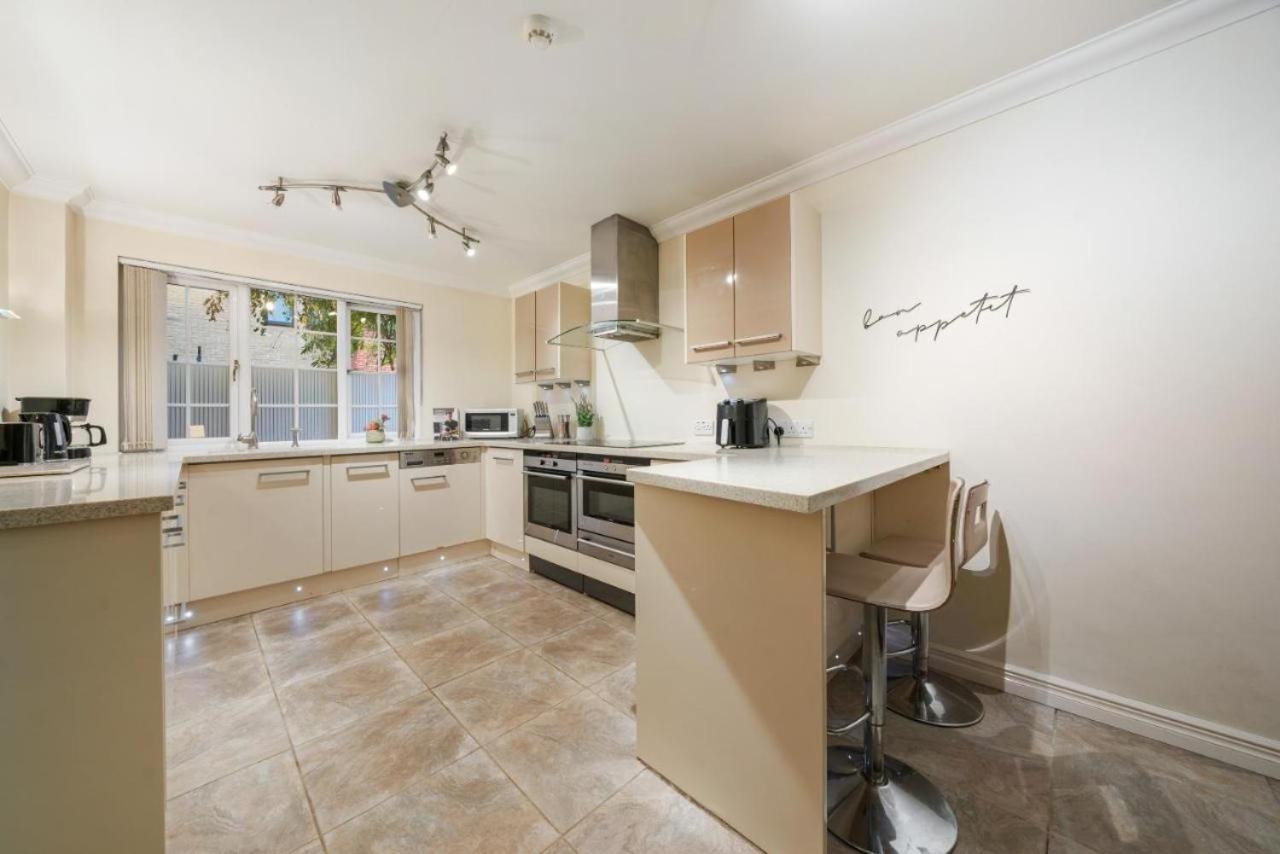 Three Bedroom House Near London Bridge Сasa de vacaciones *