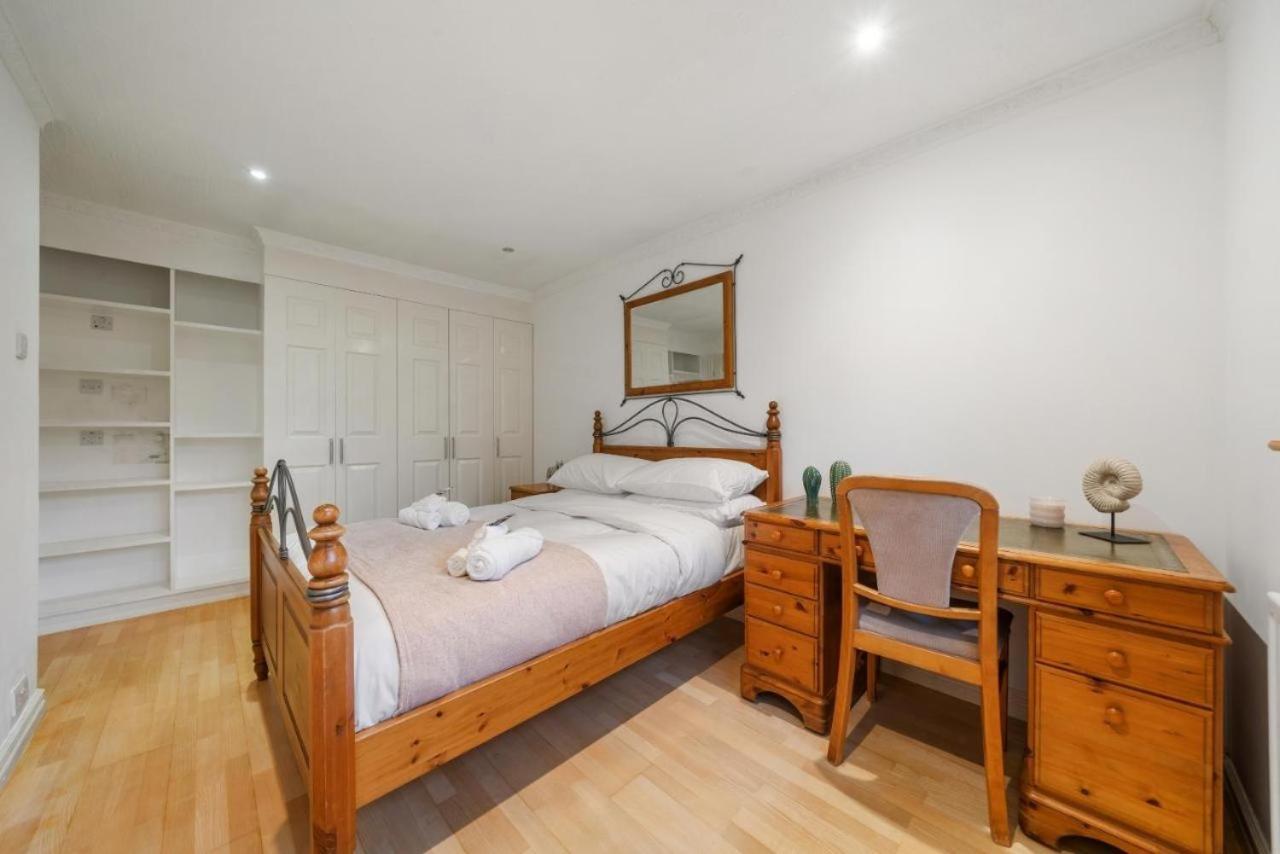 Сasa de vacaciones Three Bedroom House Near London Bridge Londres