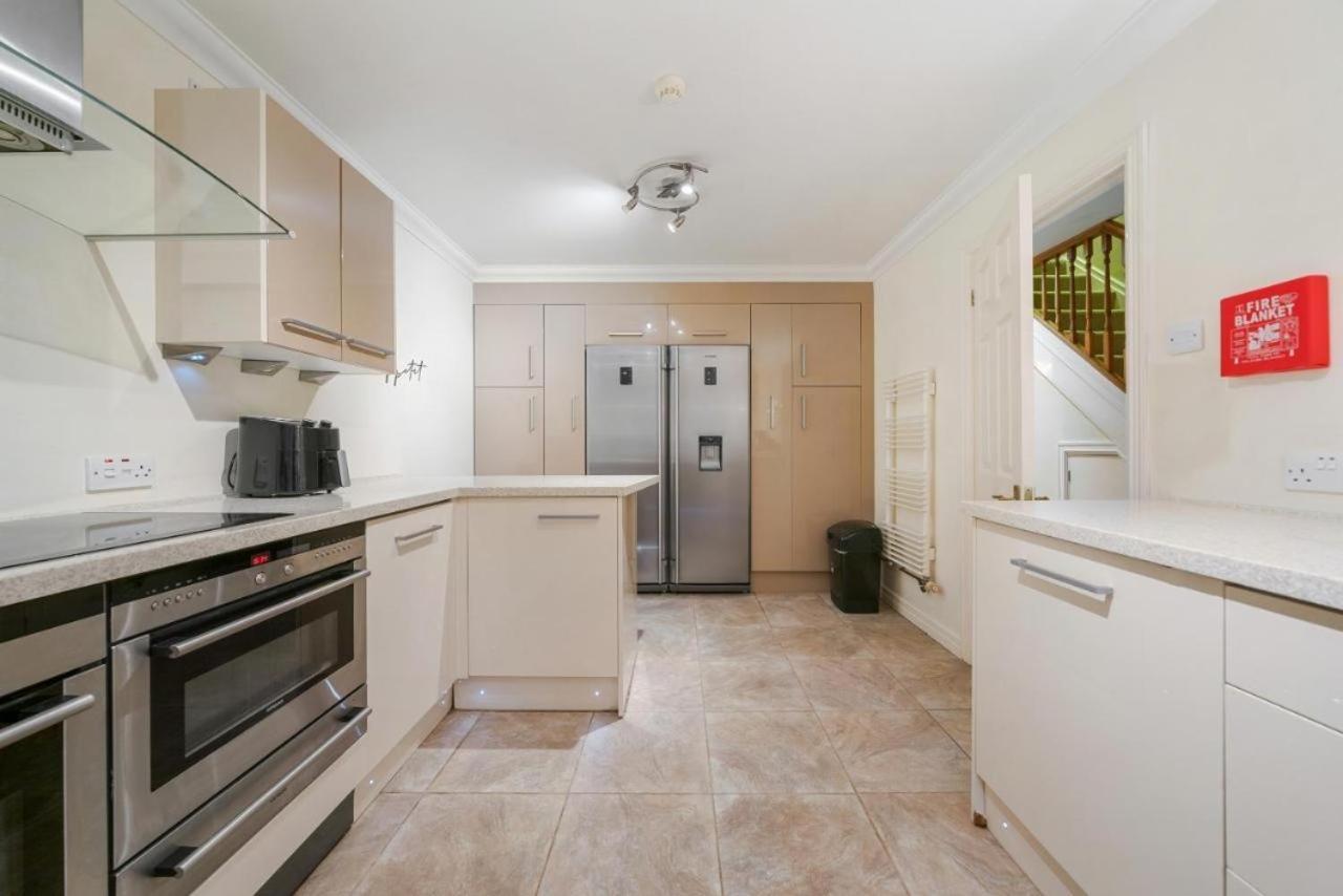 Three Bedroom House Near London Bridge * Londres