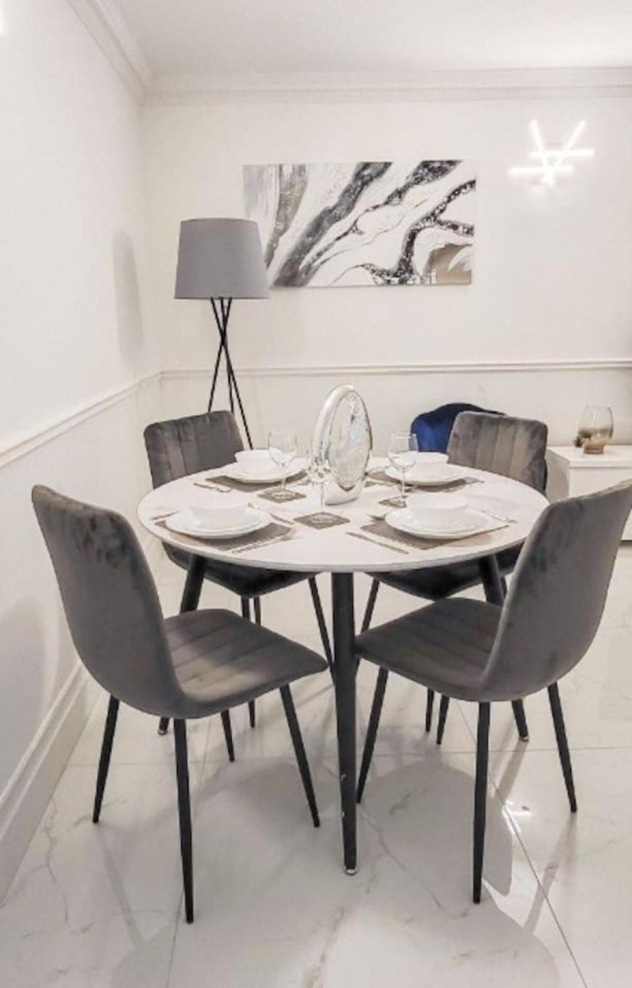Spacious 2-bedroom In Canary Wharf Appartement Londen