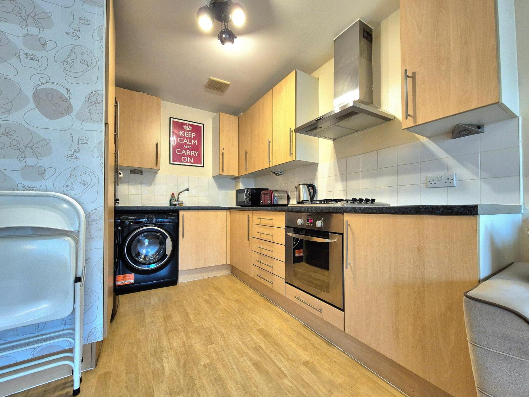 2 Bedroom Flat, Minutes From Shoreditch, Spitalfields & Brick Lane, Sleeps 4 Guests Apartment