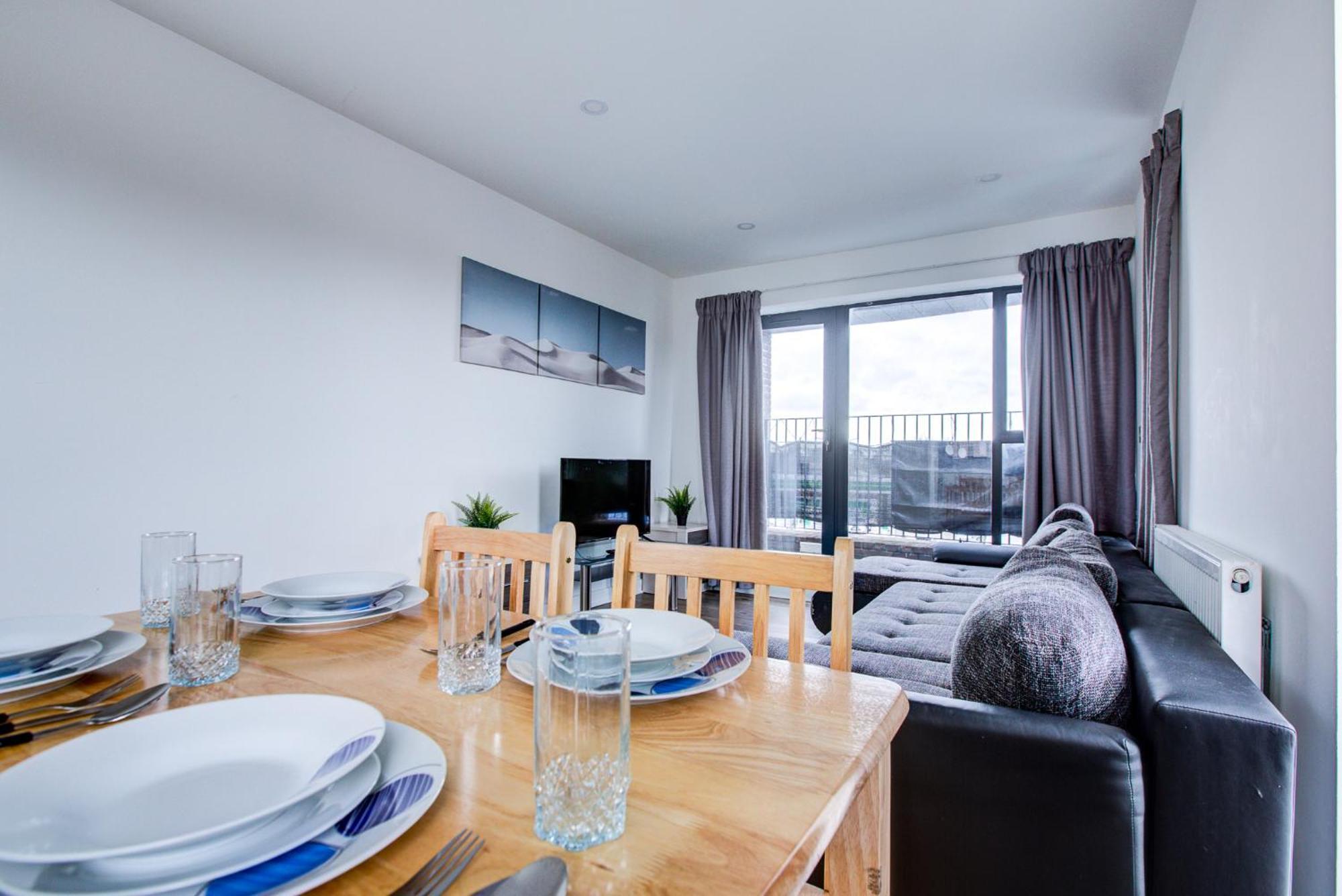 Canning Town 4-person Flat With Free Parking Apartment